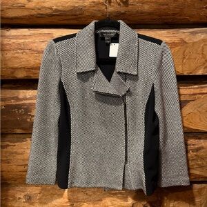 🖤Very Nice Wool Blend St. John Black and White Knit Blazer